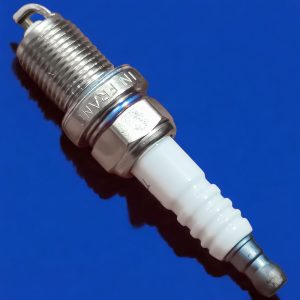 شمع موتور خودرو رنو مدل France+1 کد 102AC پایه کوتاه مناسب برای رنو ال ۹۰ و ساندرو بسته ۴ عددی